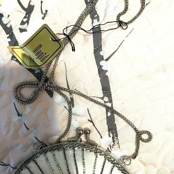 Vintage Magid White Micro Beads Evening Purse new - Picture 8 of 9